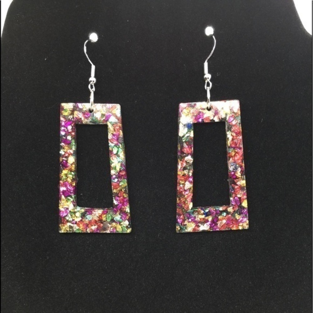Custom made earrings 😍
